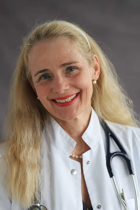 Dr. Elisabeth Strasser-Wozak, Ordination für Innere Medizin und Angiologie in Hall in Tirol.